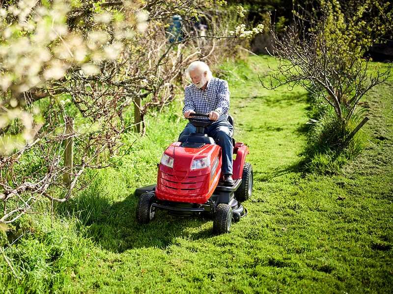 AgriEuro TOP-LINE Special 398 M Rasentraktor mit Seitenauswurf - Produktbild 2