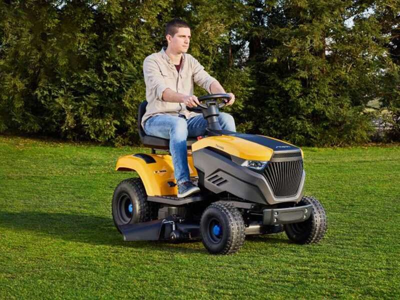Stiga Tornado 598e Akku-Rasentraktor mit Seitenauswurf - Produktbild 3