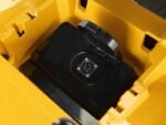 Stiga Tornado 598e Akku-Rasentraktor mit Seitenauswurf